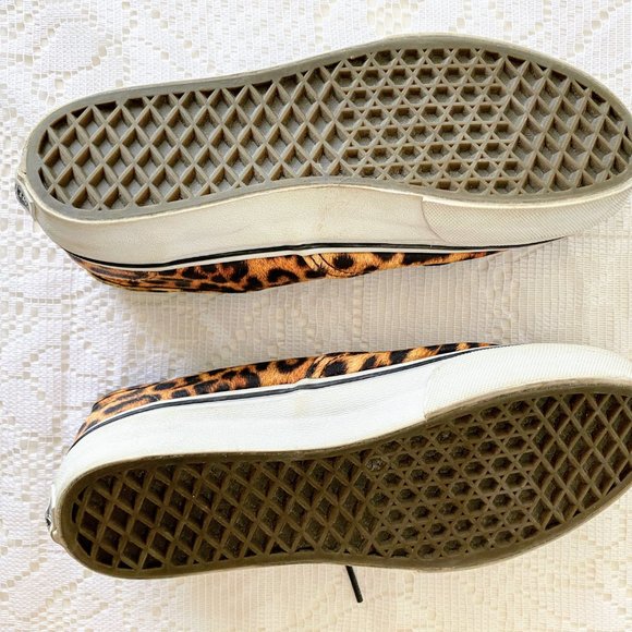 Kids Lace Up VANS | Cheetah Print Shoes | Leopard Print Sneakers | Skate Shoes 3 - Picture 4 of 7